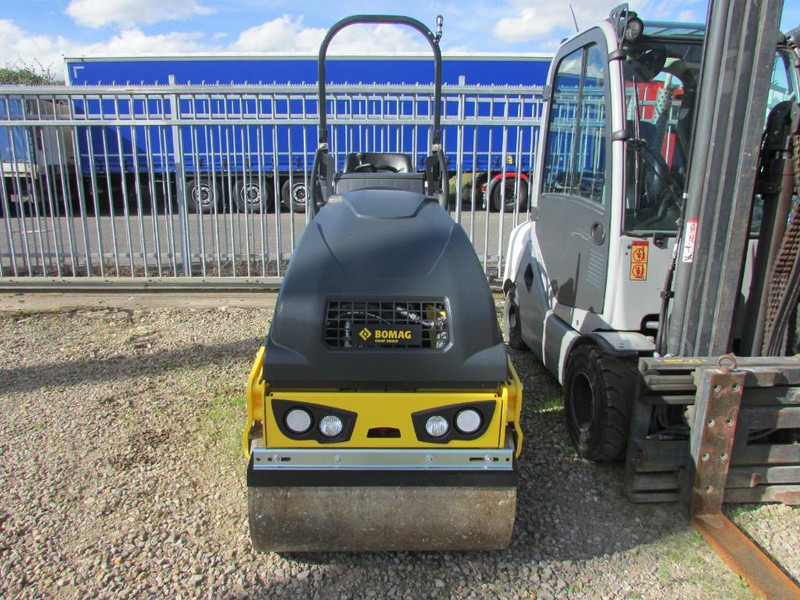 Bomag BW 90 AD-5 Walze / 21.500 EUR - Compacteur: photos 3 Bomag BW 90 AD-5 Walze / 21.500 EUR - Compacteur: photos 3