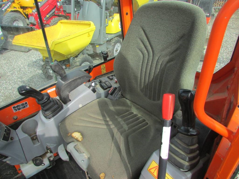 Kubota U 27-4 Minibagger 21.000 EUR - Mini pelle: photos 5 Kubota U 27-4 Minibagger 21.000 EUR - Mini pelle: photos 5