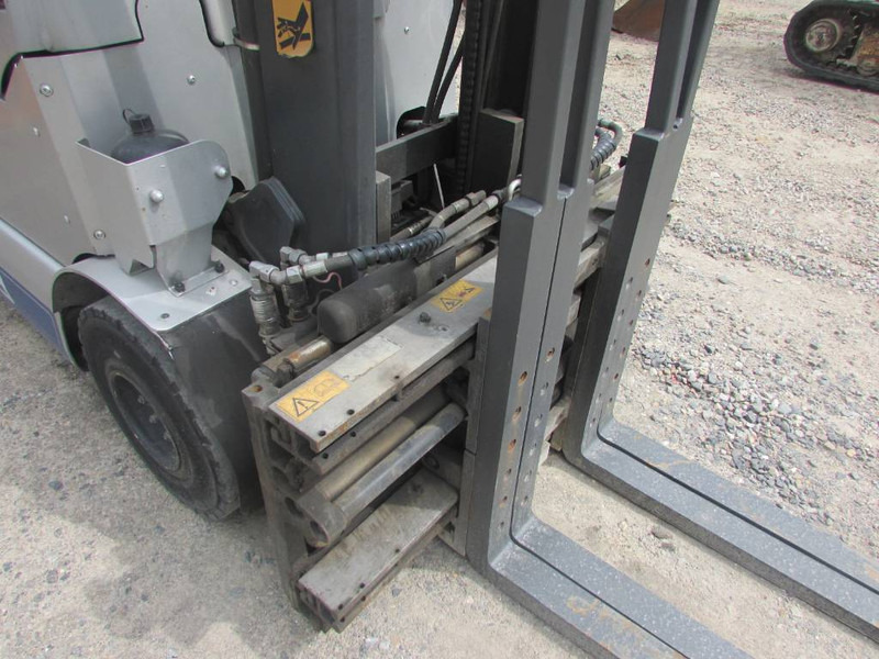 Still RX 70-30 H Hybrid / Diesel Stapler 9.500 EUR - Chariot élévateur diesel: photos 3 Still RX 70-30 H Hybrid / Diesel Stapler 9.500 EUR - Chariot élévateur diesel: photos 3