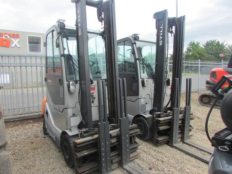 Still RX 70-30 H Hybrid / Diesel Stapler 9.500 EUR - Chariot élévateur diesel: photos 2 Still RX 70-30 H Hybrid / Diesel Stapler 9.500 EUR - Chariot élévateur diesel: photos 2