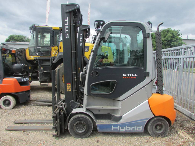 Still RX 70-30 H Hybrid / Diesel Stapler 9.500 EUR - Chariot élévateur diesel: photos 1 Still RX 70-30 H Hybrid / Diesel Stapler 9.500 EUR - Chariot élévateur diesel: photos 1