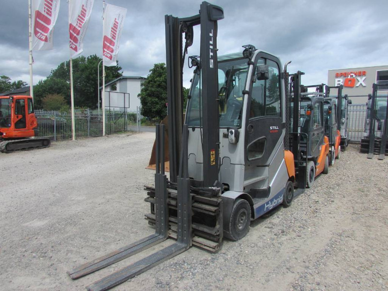 Still RX 70-30 H Hybrid / Diesel Stapler 9.500 EUR - Chariot élévateur diesel: photos 2 Still RX 70-30 H Hybrid / Diesel Stapler 9.500 EUR - Chariot élévateur diesel: photos 2
