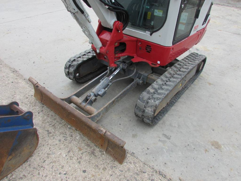 Takeuchi TB225 V3 Minibagger 32.000 EUR net - Mini pelle: photos 3 Takeuchi TB225 V3 Minibagger 32.000 EUR net - Mini pelle: photos 3