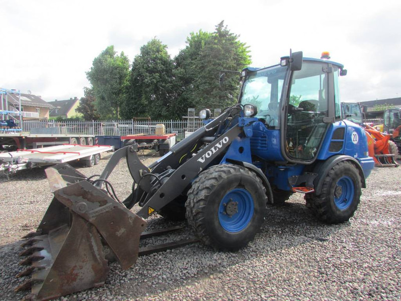 Volvo L 25 F Radlader 39.000 EUR - Chargeuse sur pneus: photos 2 Volvo L 25 F Radlader 39.000 EUR - Chargeuse sur pneus: photos 2
