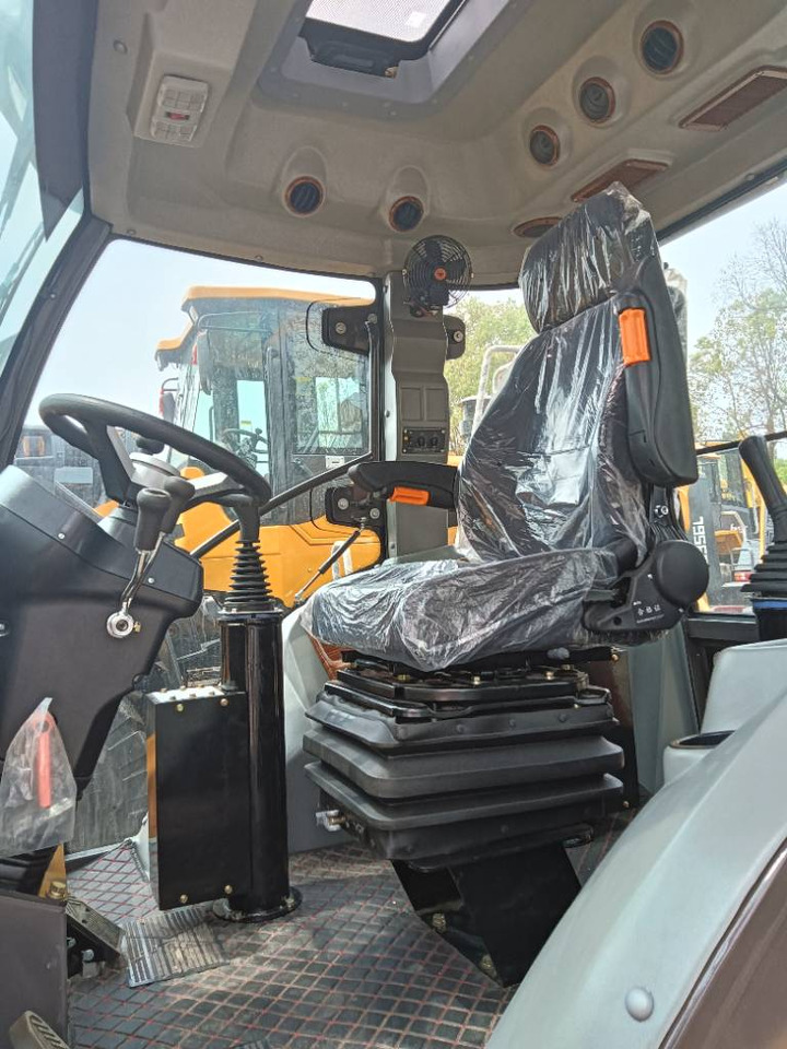 CAT 420F - Tractopelle: photos 5 CAT 420F - Tractopelle: photos 5