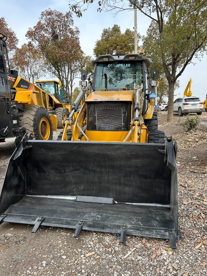 CAT 420F - Tractopelle: photos 3 CAT 420F - Tractopelle: photos 3