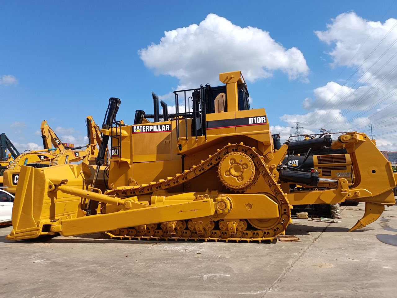 CATERPILLAR D10R - Bulldozer: photos 1 CATERPILLAR D10R - Bulldozer: photos 1