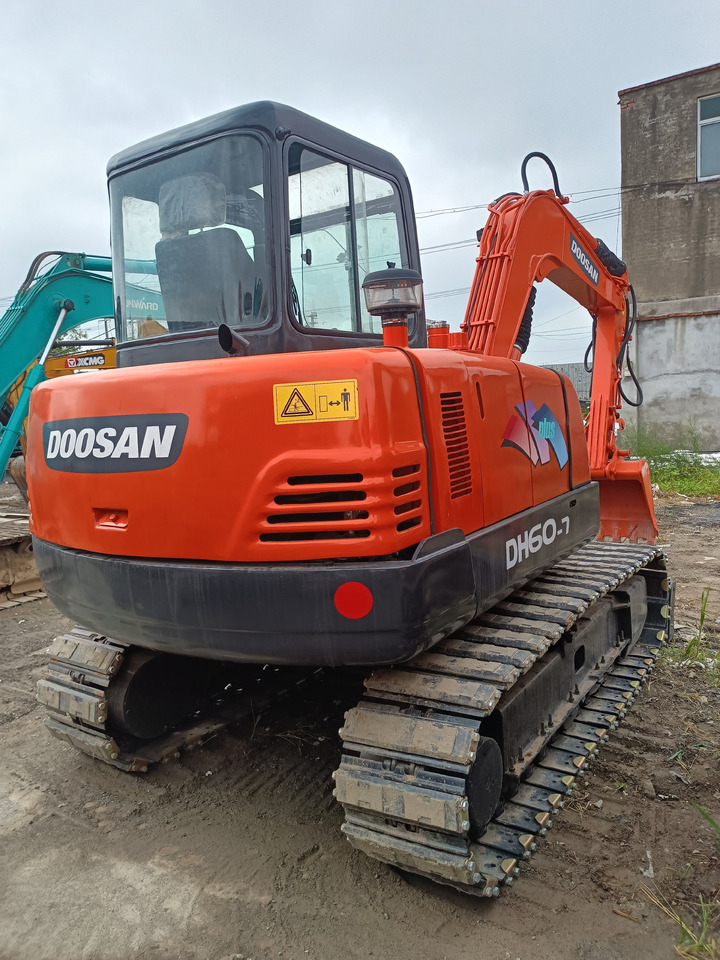 DOOSAN DH60-7 - Pelle sur chenille: photos 3 DOOSAN DH60-7 - Pelle sur chenille: photos 3