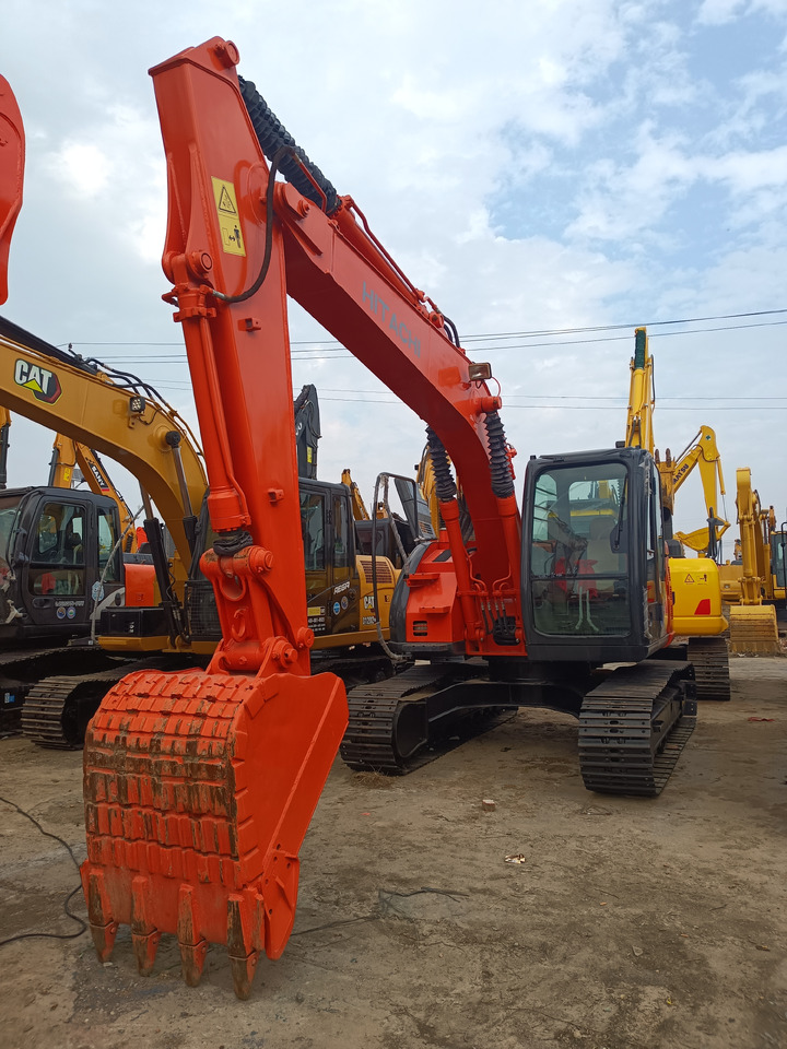 HITACHI ZX135 - Pelle sur chenille: photos 5 HITACHI ZX135 - Pelle sur chenille: photos 5