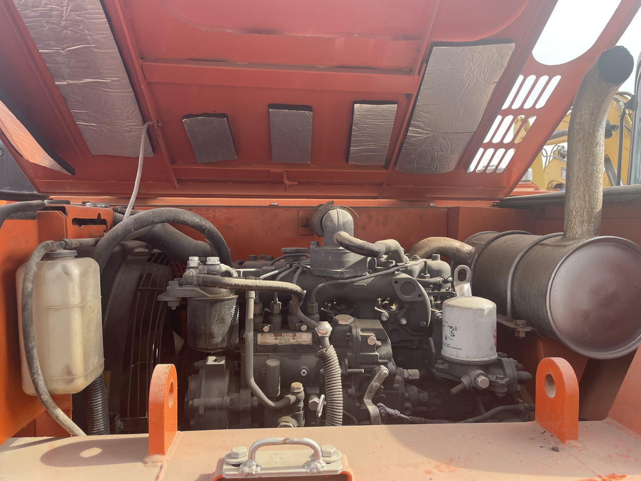 HITACHI ZX80 - Pelle sur chenille: photos 4 HITACHI ZX80 - Pelle sur chenille: photos 4