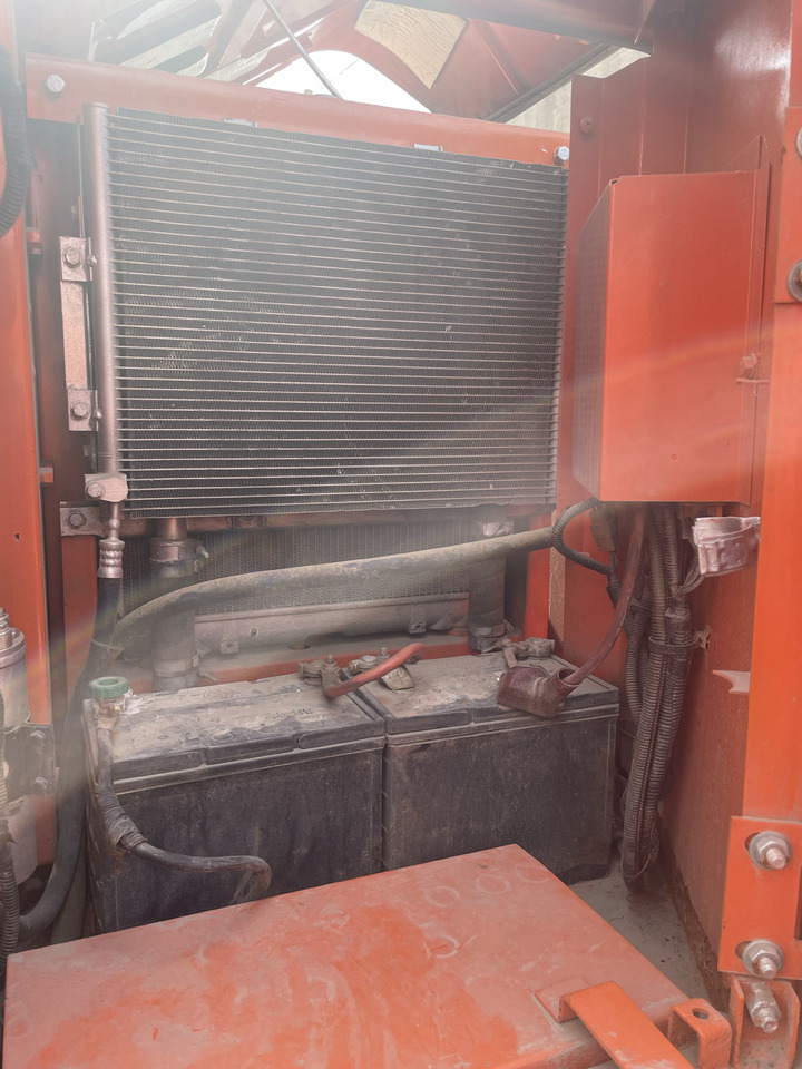 HITACHI ZX80 - Pelle sur chenille: photos 5 HITACHI ZX80 - Pelle sur chenille: photos 5