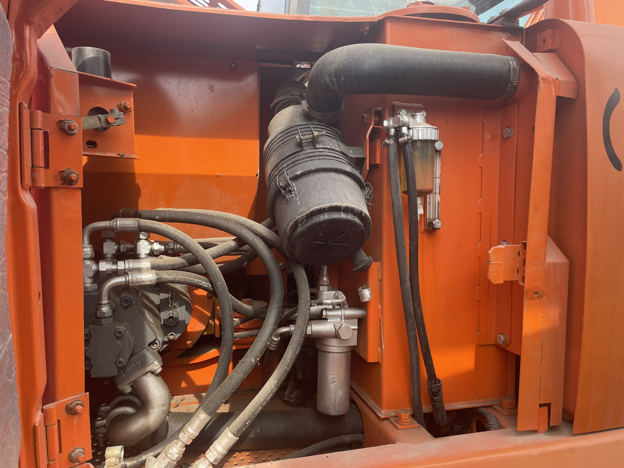 HITACHI ZX80 - Pelle sur chenille: photos 3 HITACHI ZX80 - Pelle sur chenille: photos 3