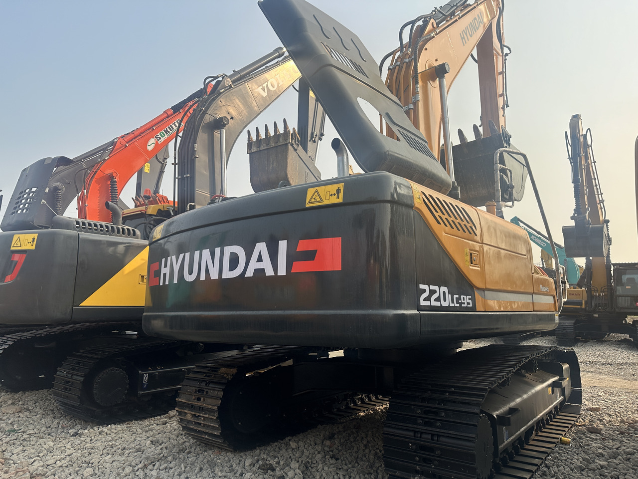 Hyundai 220LC-9S - Pelle sur chenille: photos 4 Hyundai 220LC-9S - Pelle sur chenille: photos 4