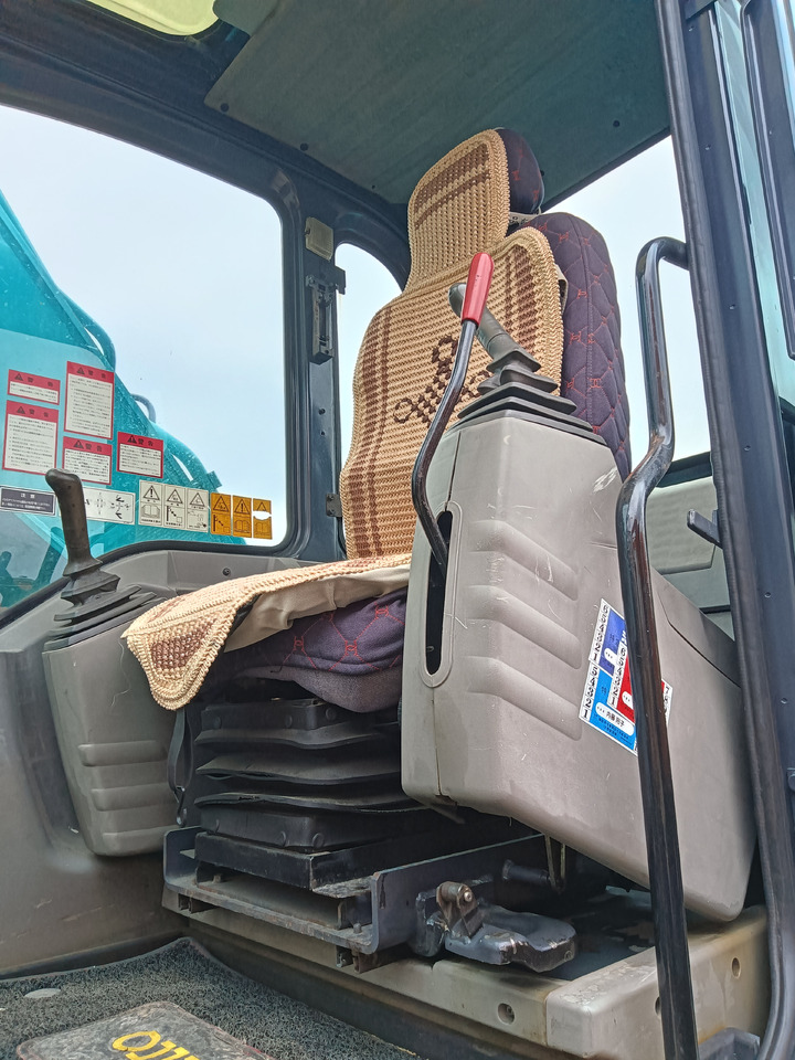 Pelle sur chenille KOBELCO SK 210: photos 6