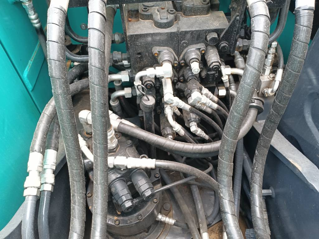 Pelle sur chenille KOBELCO SK140: photos 6