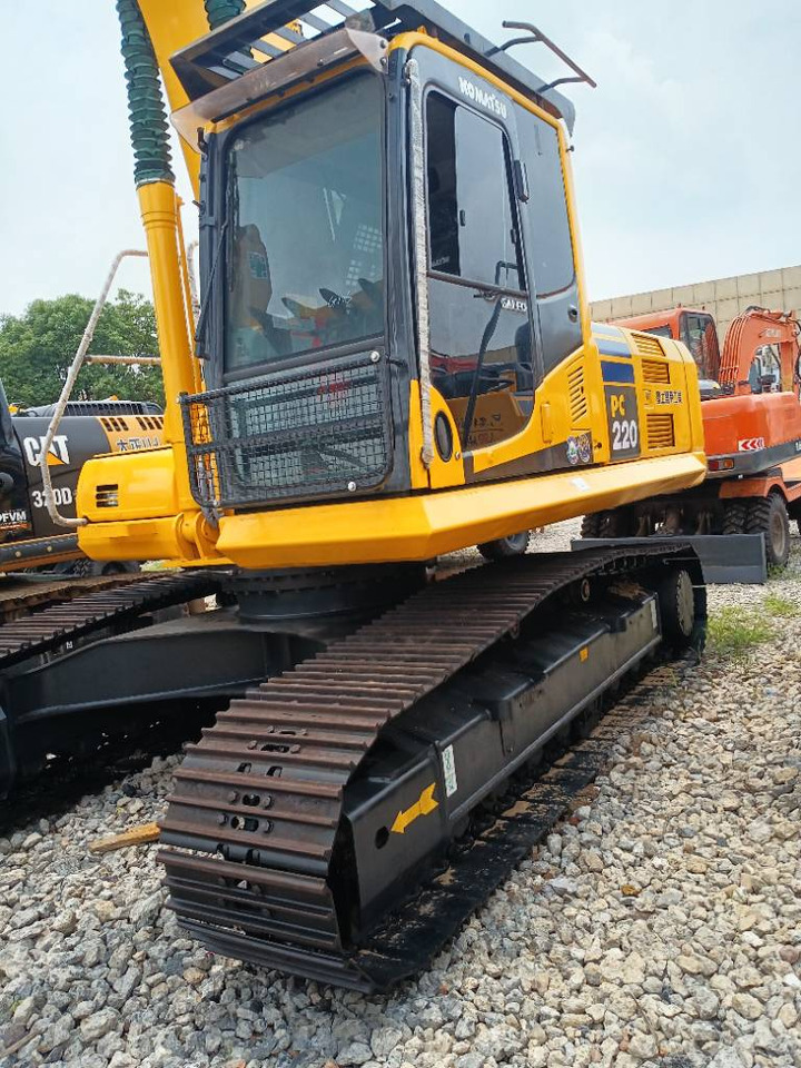 Pelle sur chenille KOMATSU PC 220-8: photos 9