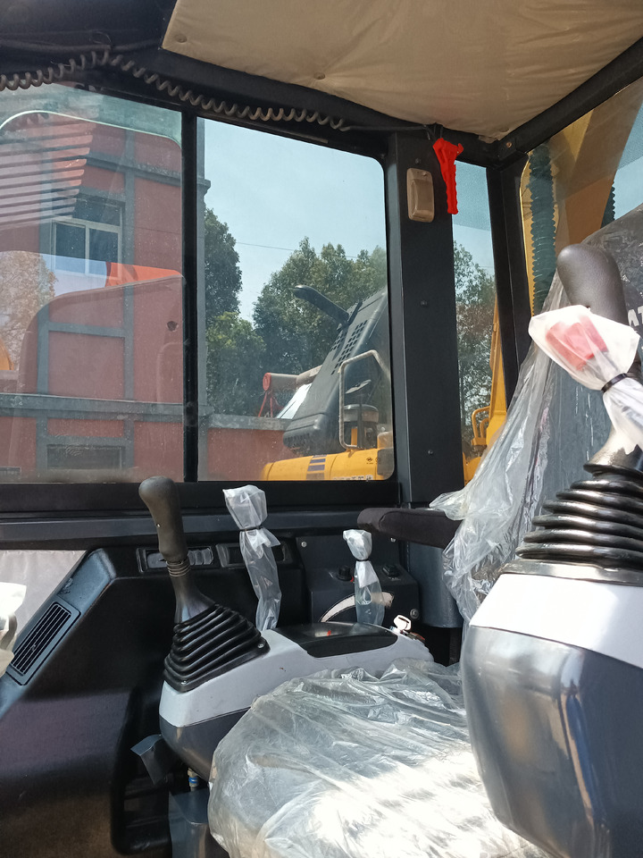 KOMATSU PC56-3 - Mini pelle: photos 5 KOMATSU PC56-3 - Mini pelle: photos 5