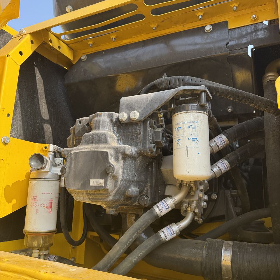 Komatsu PC 220-8 - Pelle sur chenille: photos 4 Komatsu PC 220-8 - Pelle sur chenille: photos 4