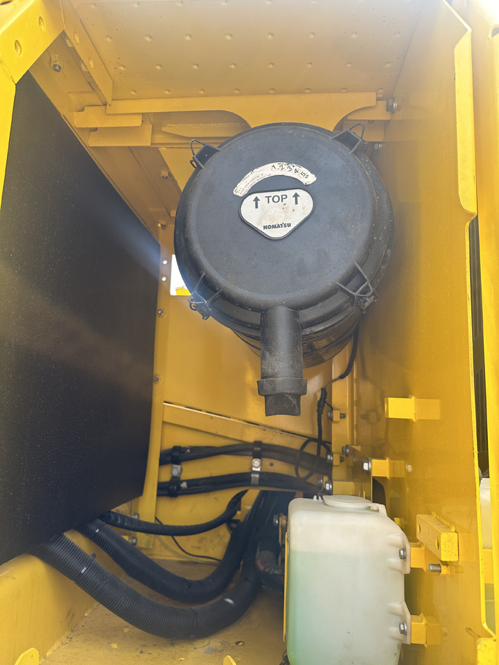 Komatsu PC 240 LC-8 - Pelle sur chenille: photos 5 Komatsu PC 240 LC-8 - Pelle sur chenille: photos 5