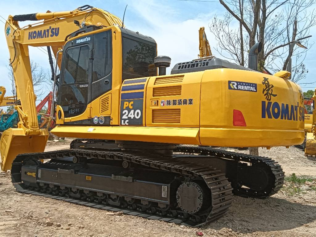 Komatsu PC 240 LC - Pelle sur chenille: photos 1 Komatsu PC 240 LC - Pelle sur chenille: photos 1