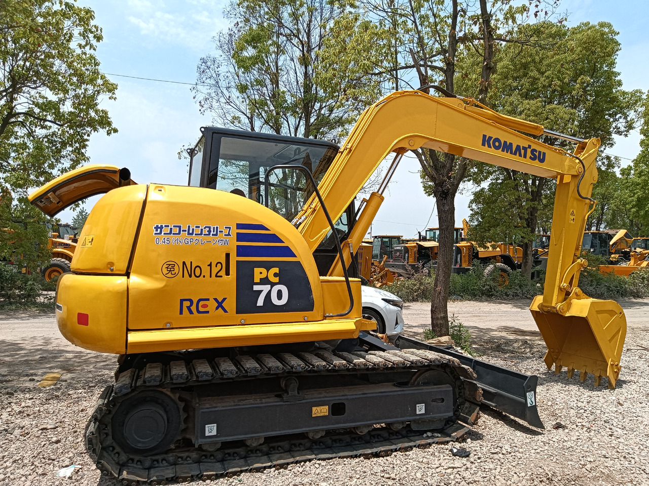Komatsu PC70 - Pelle sur chenille: photos 1 Komatsu PC70 - Pelle sur chenille: photos 1