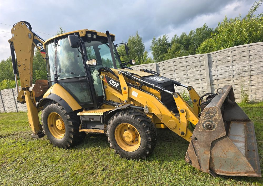 Caterpillar - Tractopelle: photos 2 Caterpillar - Tractopelle: photos 2