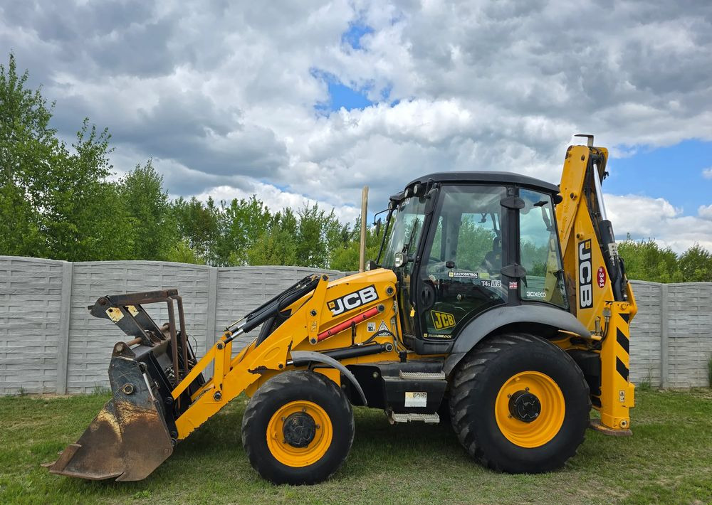 JCB - Tractopelle: photos 5 JCB - Tractopelle: photos 5