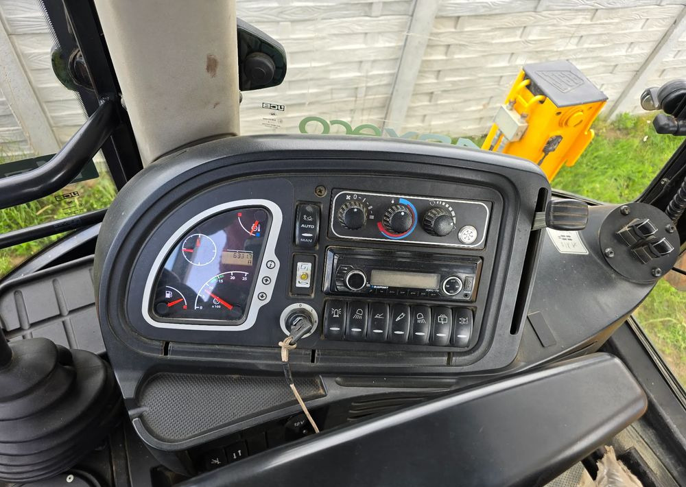 JCB - Tractopelle: photos 4 JCB - Tractopelle: photos 4