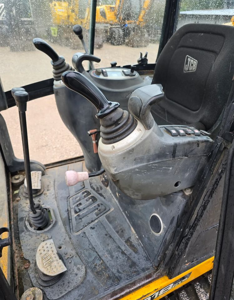 JCB - Mini pelle: photos 3 JCB - Mini pelle: photos 3