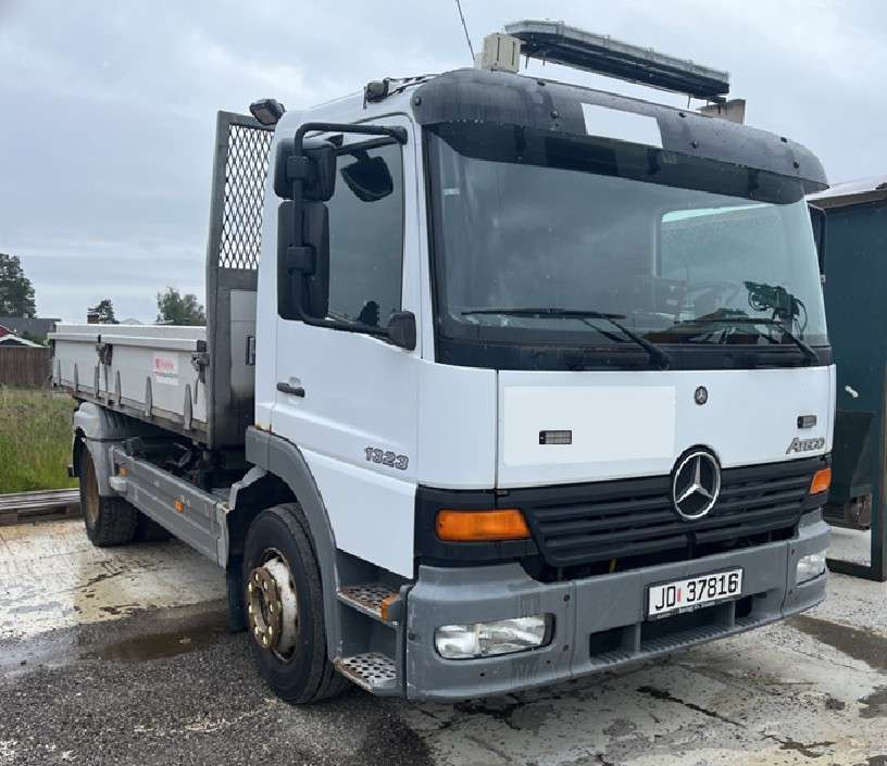 2004 Mercedes-Benz Tipp - EU-godkjent - Camion benne: photos 2 2004 Mercedes-Benz Tipp - EU-godkjent - Camion benne: photos 2