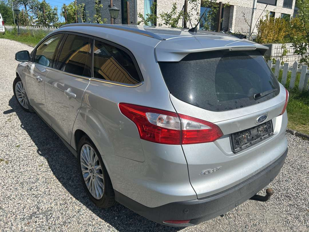 2013 PersonbilFORD FOCUS Automat diesel. - Voiture: photos 4 2013 PersonbilFORD FOCUS Automat diesel. - Voiture: photos 4