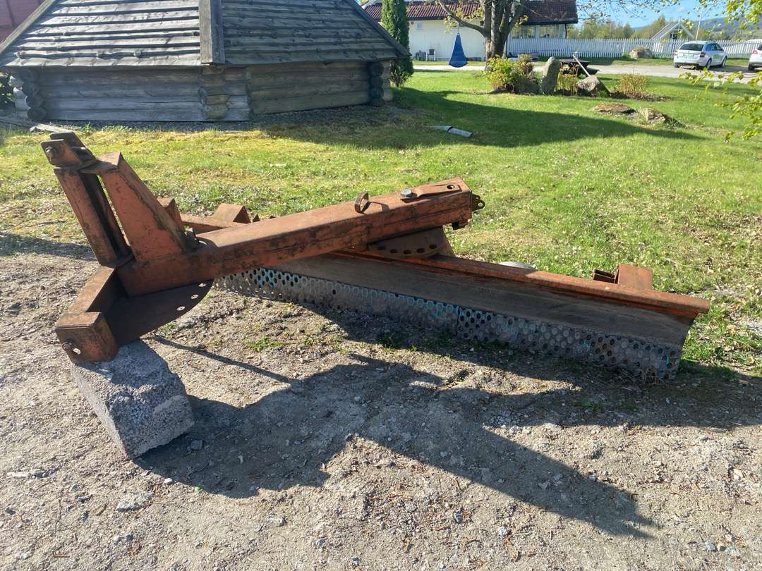 Helt og fint brøyteskjær - Machine agricole: photos 1 Helt og fint brøyteskjær - Machine agricole: photos 1