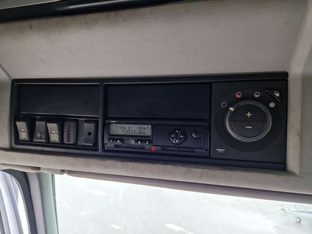 Camion ampliroll Volvo FH6X2-Krokbil med hydraulisk brøyteutstyr: photos 9