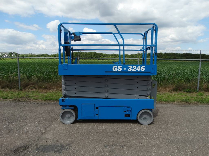 Genie GS 3246 - Nacelle ciseaux: photos 1 Genie GS 3246 - Nacelle ciseaux: photos 1