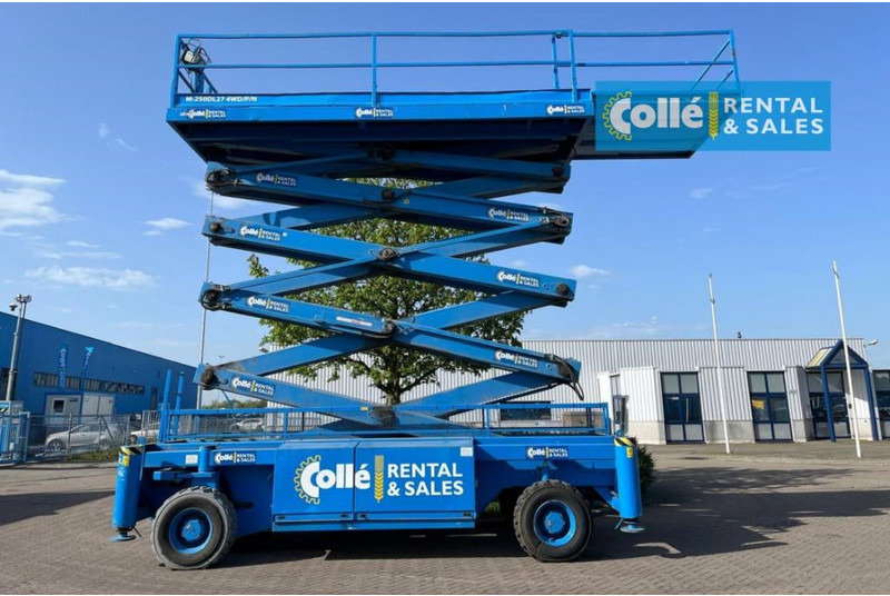 Holland lift M 250 DL 27 | 2003 - Nacelle ciseaux: photos 3 Holland lift M 250 DL 27 | 2003 - Nacelle ciseaux: photos 3