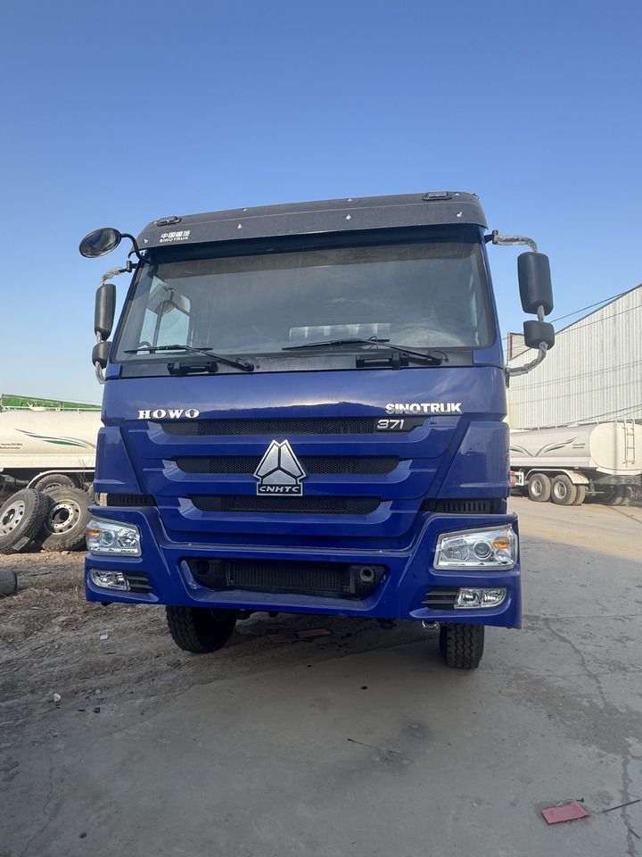 HOWO - Camion fourgon: photos 3 HOWO - Camion fourgon: photos 3