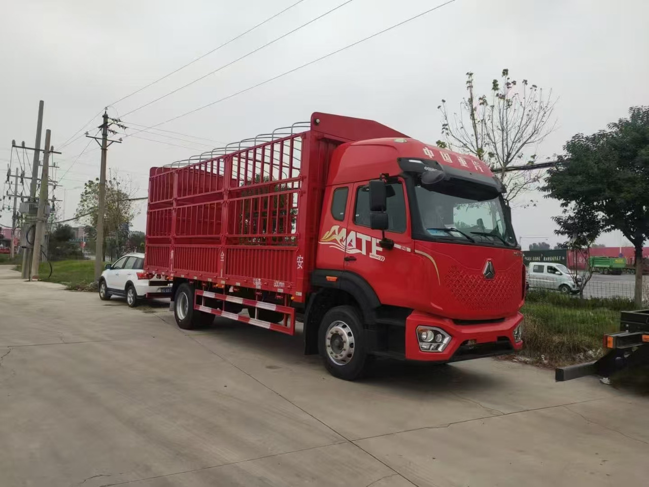 HOWO - Camion fourgon: photos 1 HOWO - Camion fourgon: photos 1