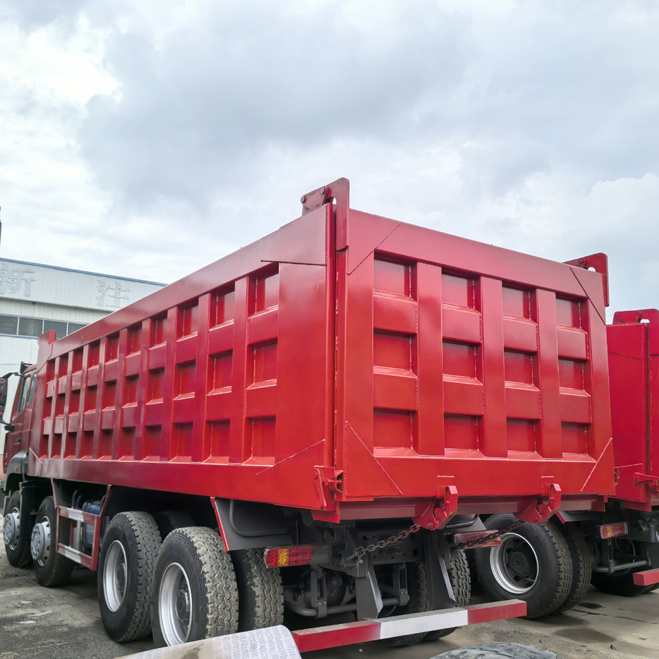 SINOTRUCK HOWO - Camion benne: photos 3 SINOTRUCK HOWO - Camion benne: photos 3