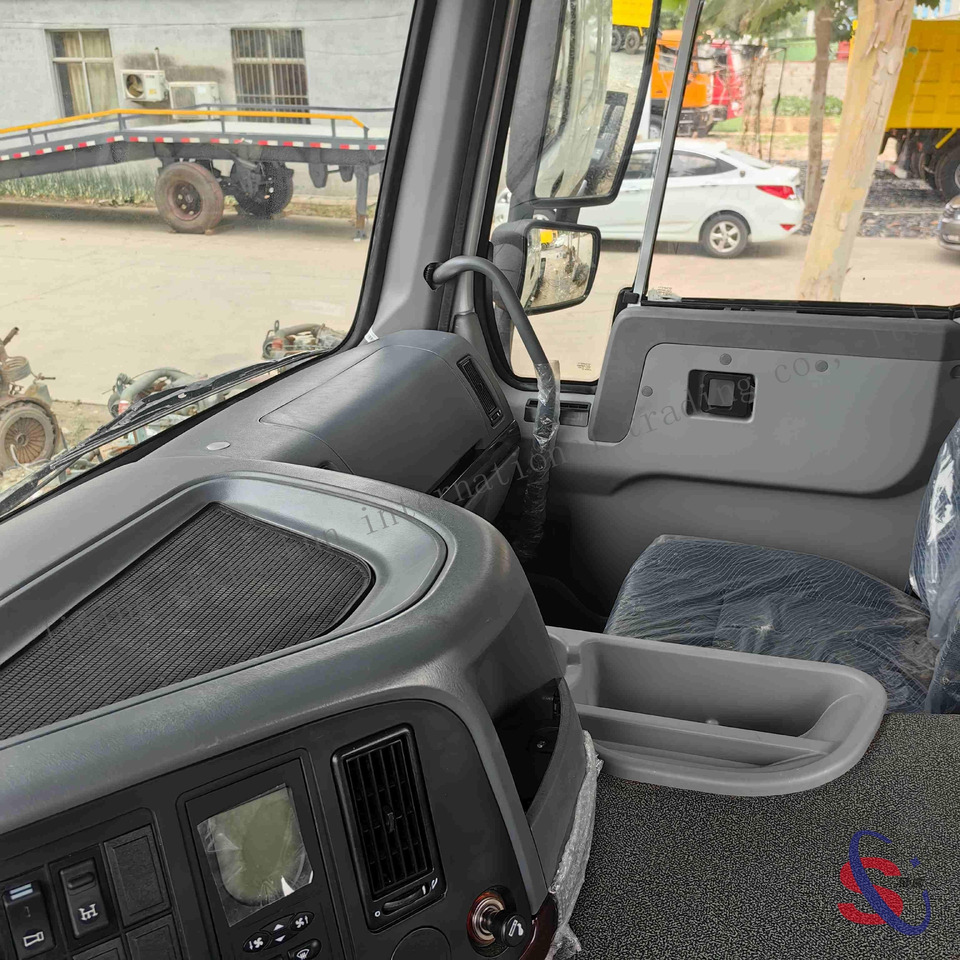 SINOTRUK HOWO HOWO 371HP - Camion porte-conteneur/ Caisse mobile: photos 2 SINOTRUK HOWO HOWO 371HP - Camion porte-conteneur/ Caisse mobile: photos 2