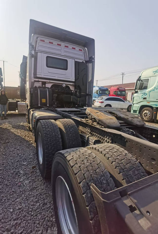 AUMAN - Tracteur routier: photos 4 AUMAN - Tracteur routier: photos 4