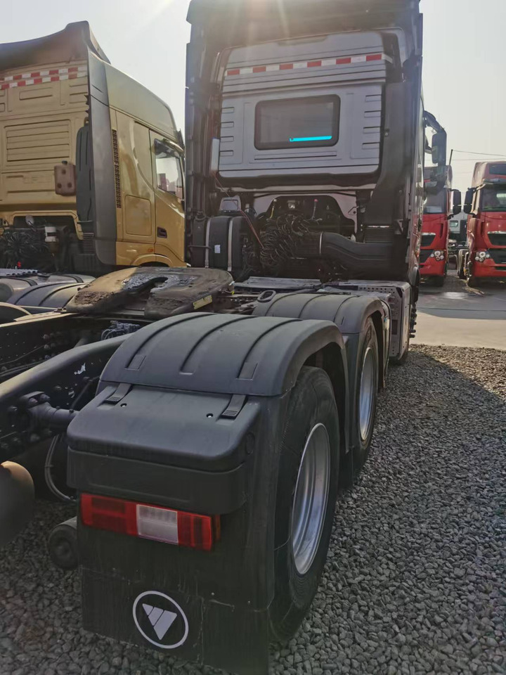 AUMAN - Tracteur routier: photos 5 AUMAN - Tracteur routier: photos 5