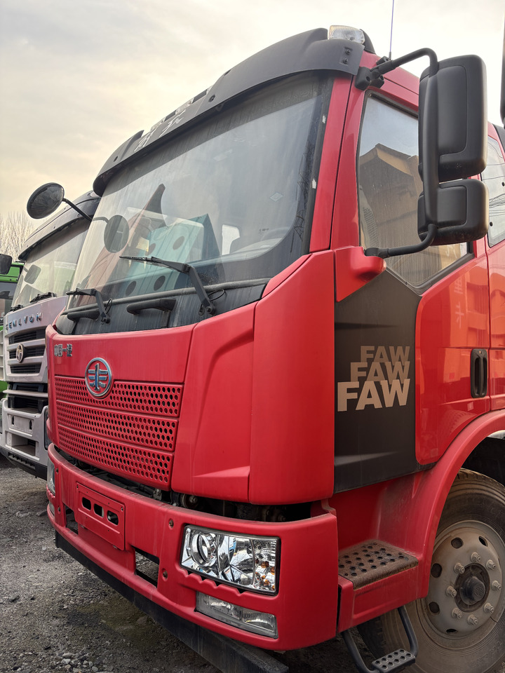 FAW - Tracteur routier: photos 1 FAW - Tracteur routier: photos 1