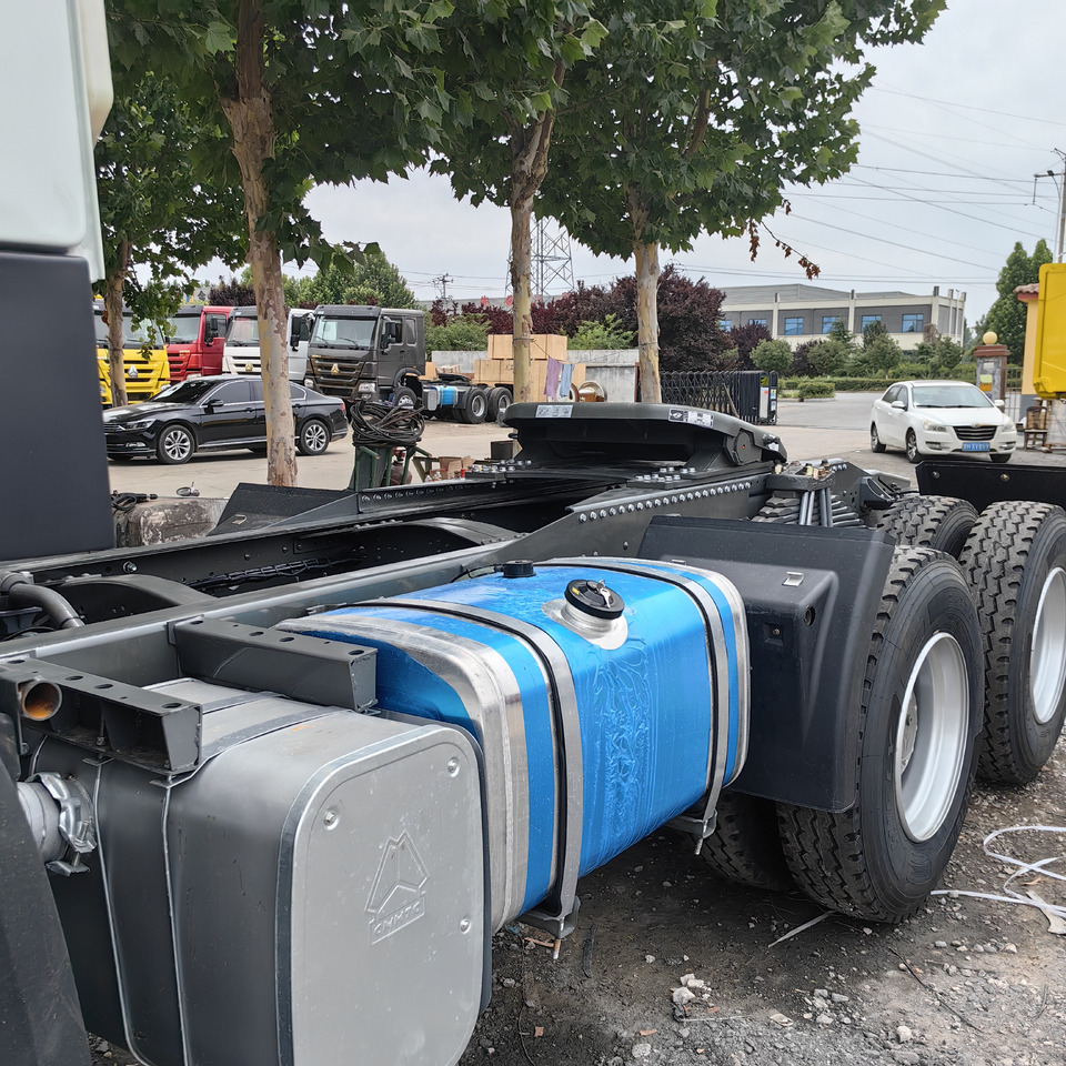 Tracteur routier pour transport de la nourriture Howo tractor: photos 6
