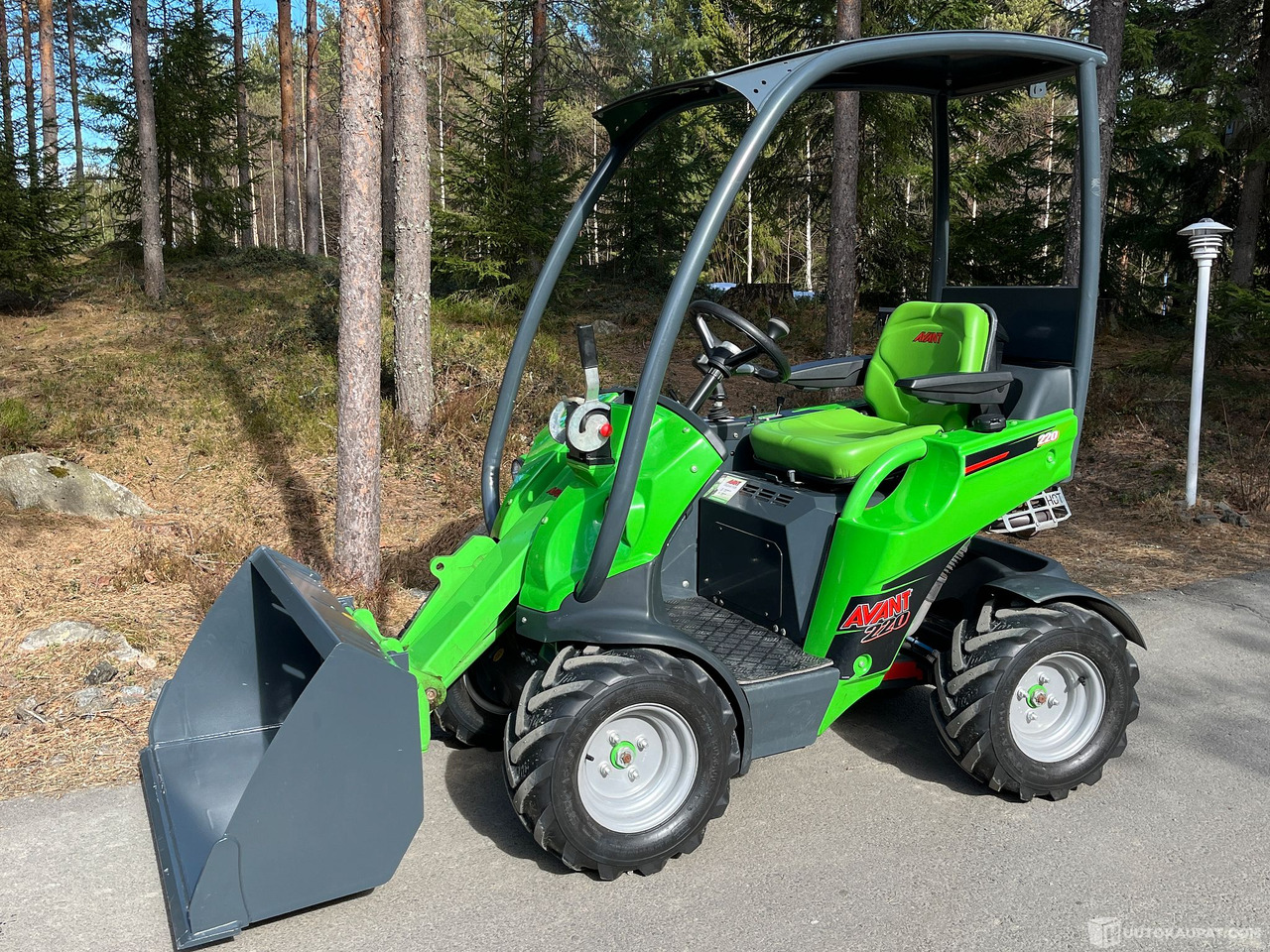 Avant 220 kahdella työlaitteella, 2021, vain 196h,, Jyväskylä - Valet de ferme: photos 2 Avant 220 kahdella työlaitteella, 2021, vain 196h,, Jyväskylä - Valet de ferme: photos 2