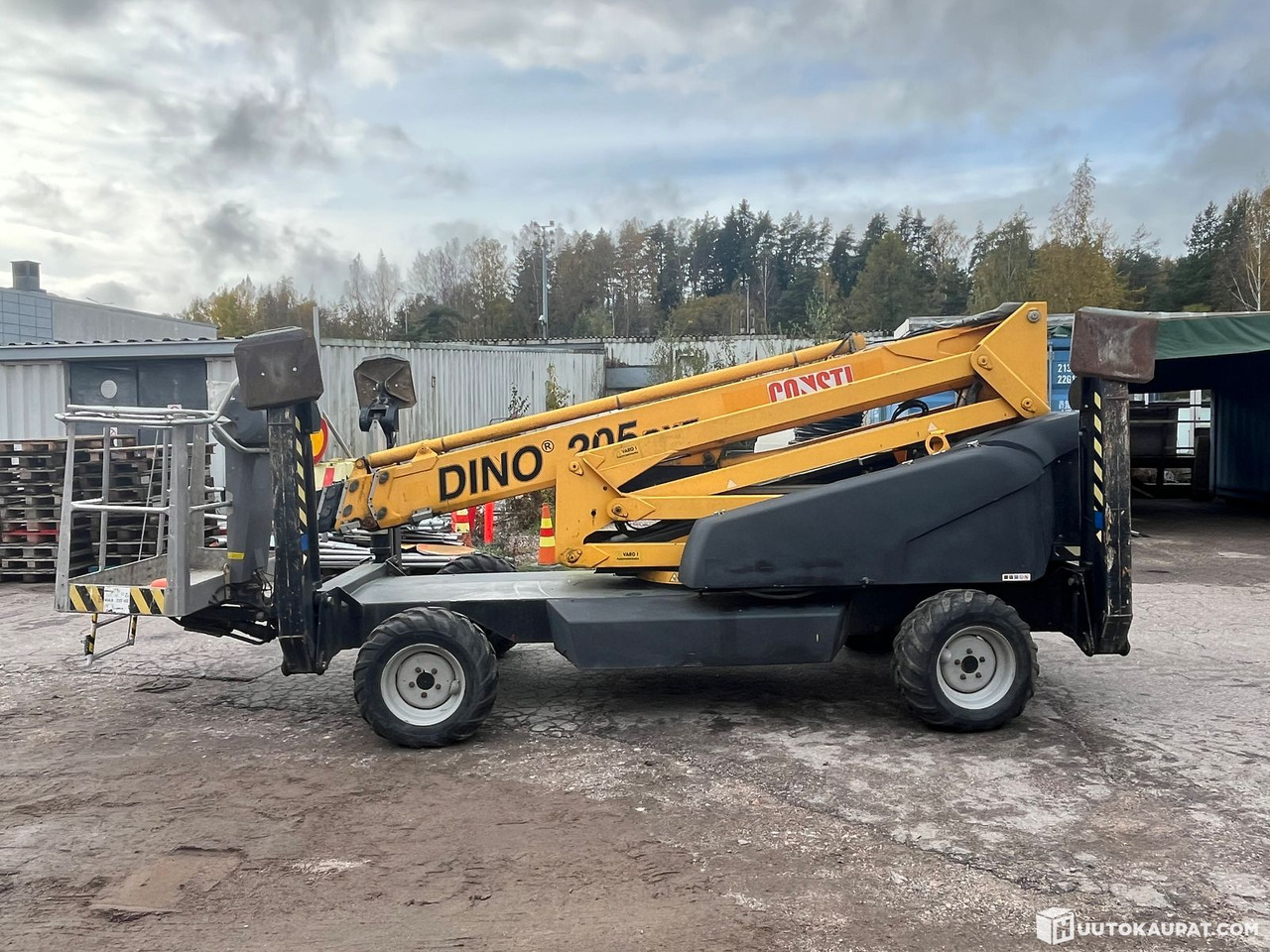 Dino 205RXT, Kuukulkija henkilönostin, Kymppi voimassa vuoteen 2029, Korjattavaksi, 2005, Vantaa - Nacelle sur remorque: photos 1 Dino 205RXT, Kuukulkija henkilönostin, Kymppi voimassa vuoteen 2029, Korjattavaksi, 2005, Vantaa - Nacelle sur remorque: photos 1