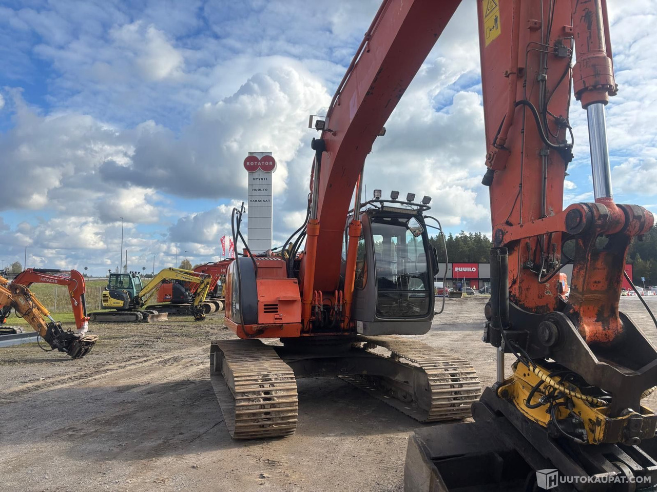 Hitachi ZX 225 USR lc kaivinkone, Lieto - Pelle sur chenille: photos 5 Hitachi ZX 225 USR lc kaivinkone, Lieto - Pelle sur chenille: photos 5