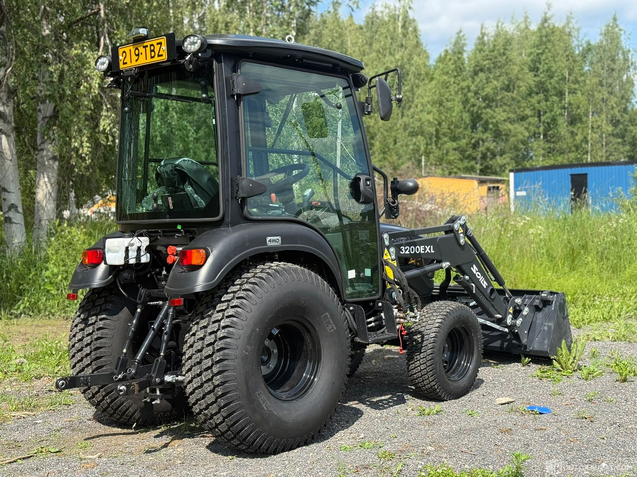 Solis 26 HST ohjaamolla ja etukuormaajalla, 2024, alvillinen, lähes ajamaton, Jyväskylä - Machine agricole: photos 4 Solis 26 HST ohjaamolla ja etukuormaajalla, 2024, alvillinen, lähes ajamaton, Jyväskylä - Machine agricole: photos 4
