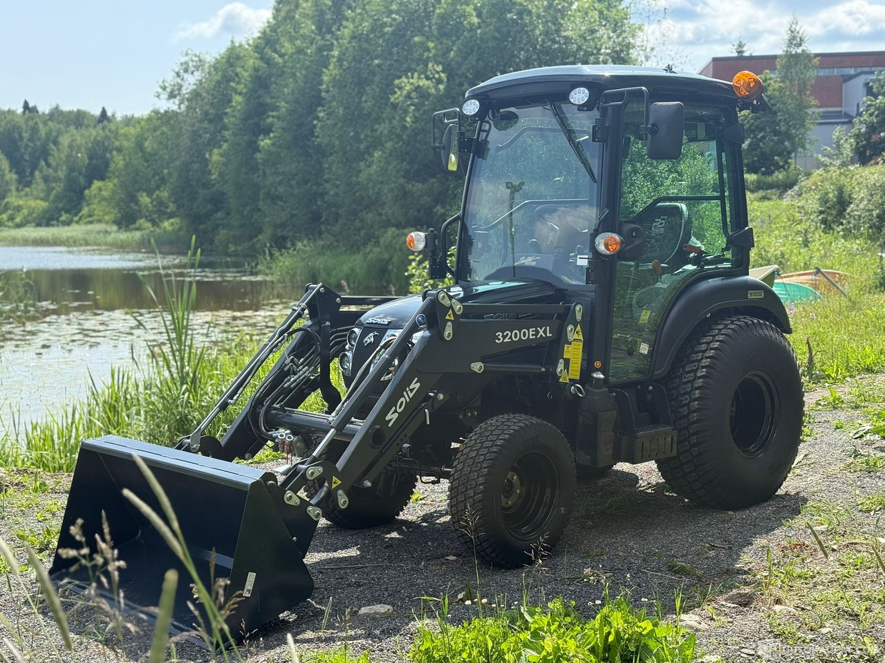 Solis 26 HST ohjaamolla ja etukuormaajalla, 2024, alvillinen, lähes ajamaton, Jyväskylä - Machine agricole: photos 1 Solis 26 HST ohjaamolla ja etukuormaajalla, 2024, alvillinen, lähes ajamaton, Jyväskylä - Machine agricole: photos 1