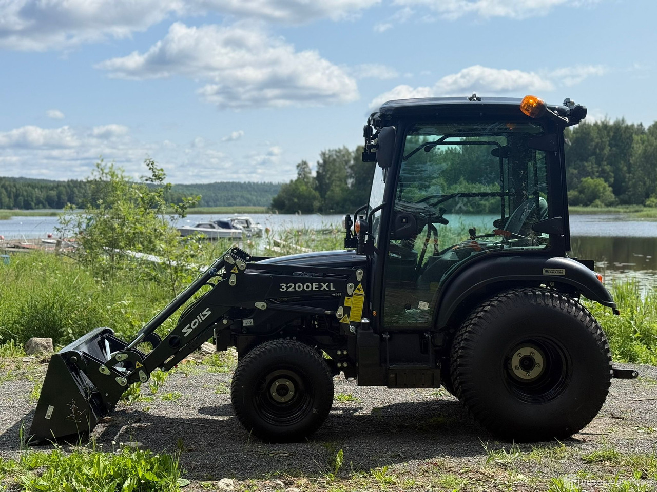 Solis 26 HST ohjaamolla ja etukuormaajalla, 2024, alvillinen, lähes ajamaton, Jyväskylä - Machine agricole: photos 2 Solis 26 HST ohjaamolla ja etukuormaajalla, 2024, alvillinen, lähes ajamaton, Jyväskylä - Machine agricole: photos 2