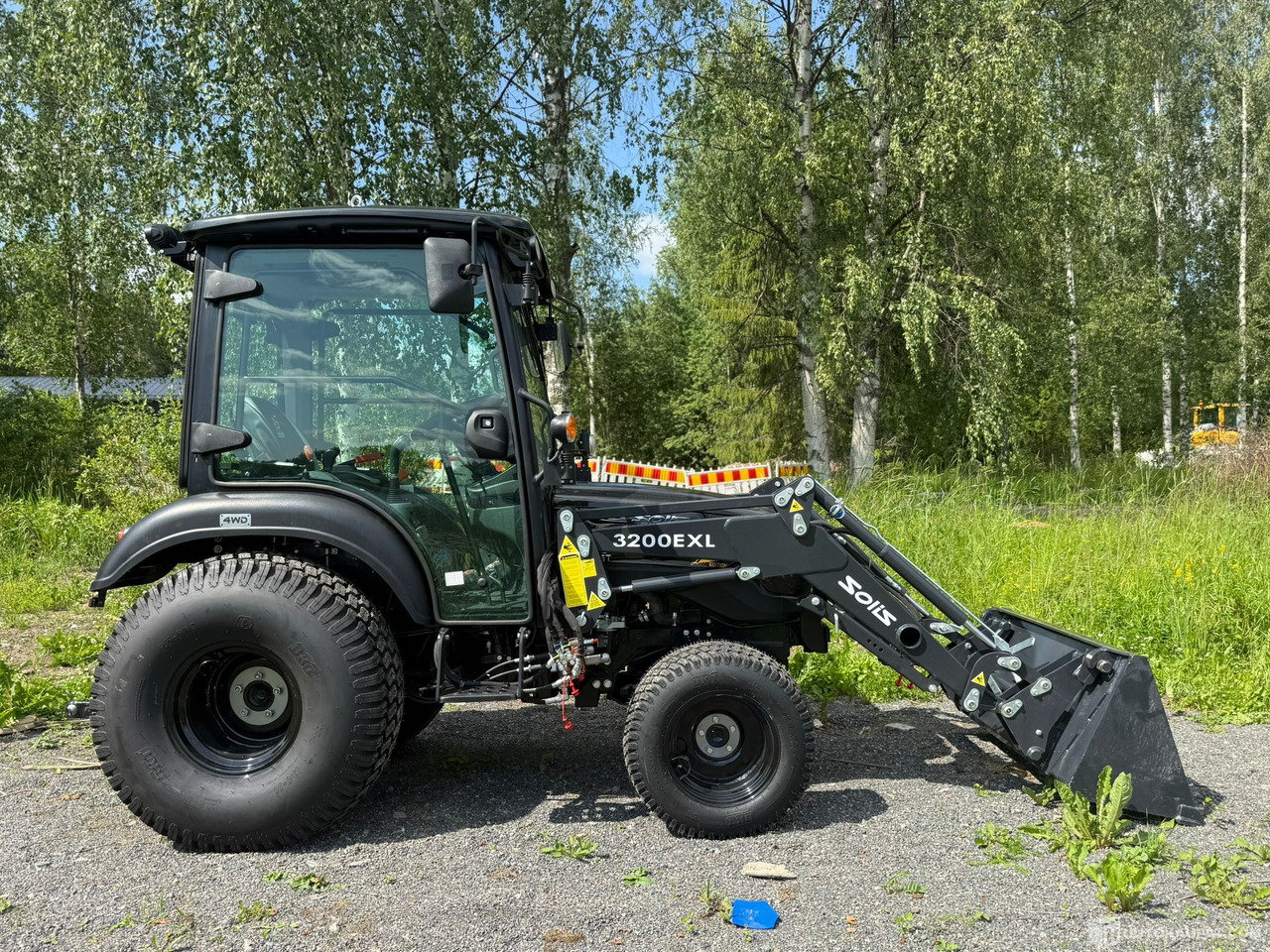 Solis 26 HST ohjaamolla ja etukuormaajalla, 2024, alvillinen, lähes ajamaton, Jyväskylä - Machine agricole: photos 5 Solis 26 HST ohjaamolla ja etukuormaajalla, 2024, alvillinen, lähes ajamaton, Jyväskylä - Machine agricole: photos 5